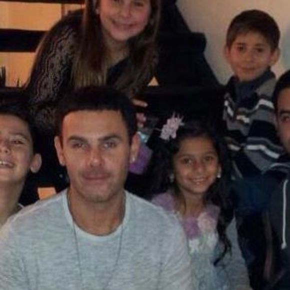 Meet your Posher, Sandee - Picture 1 of 1